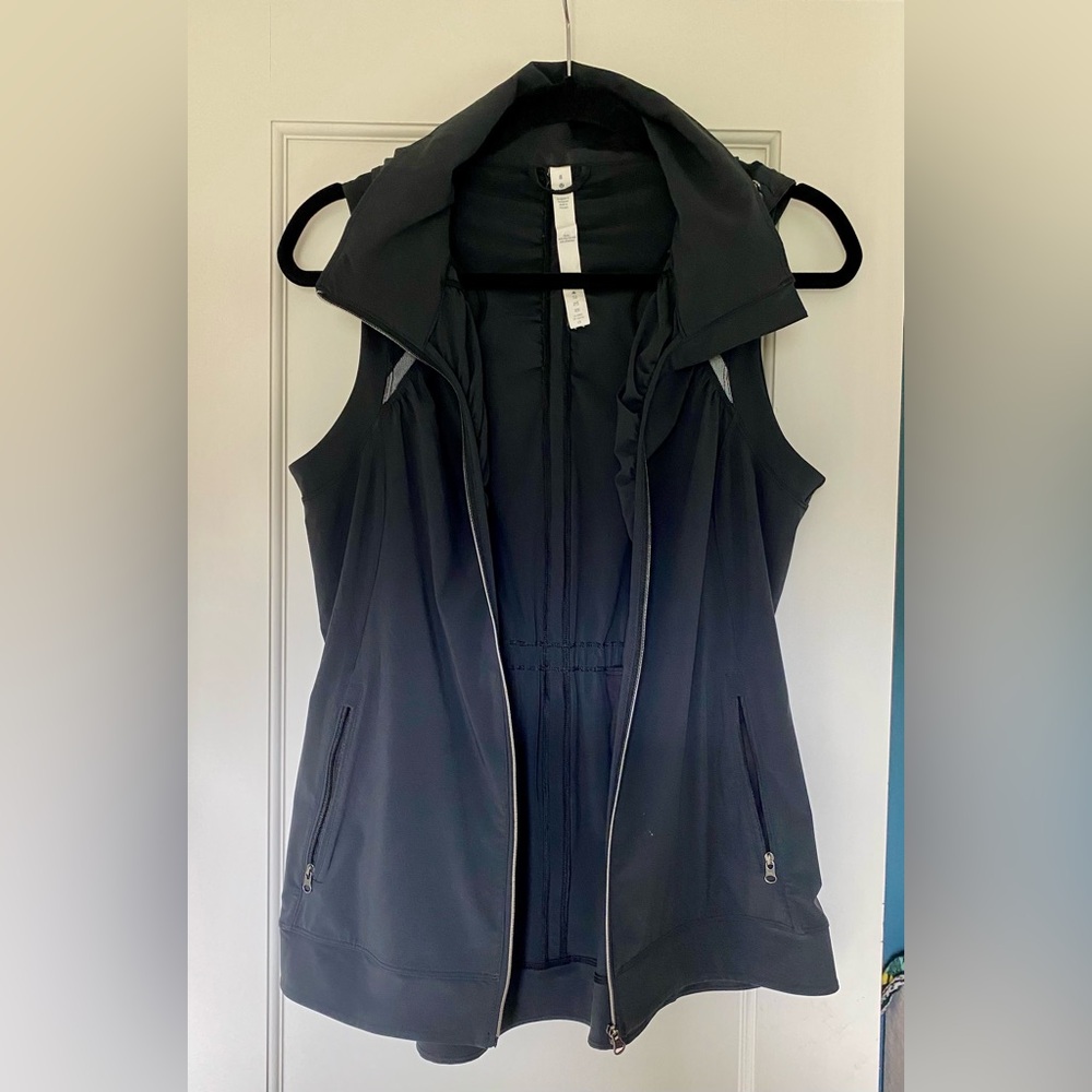 Lululemon on Go the Distance Runners Vest w/ zip-out hood, lightweight, black 8